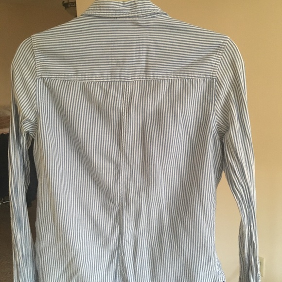 A&F shirt - Picture 3 of 4